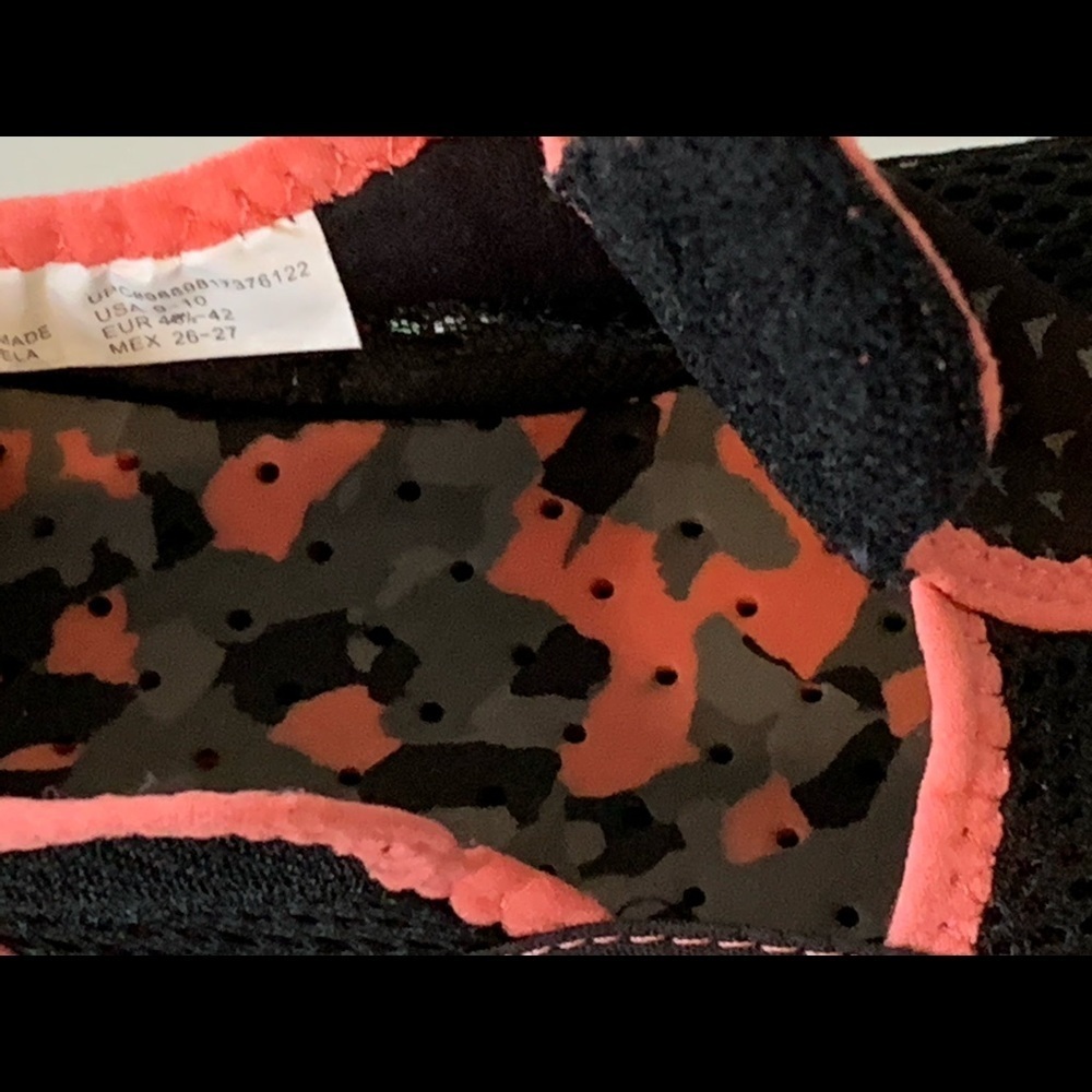 Shoes - Picture 9 of 10